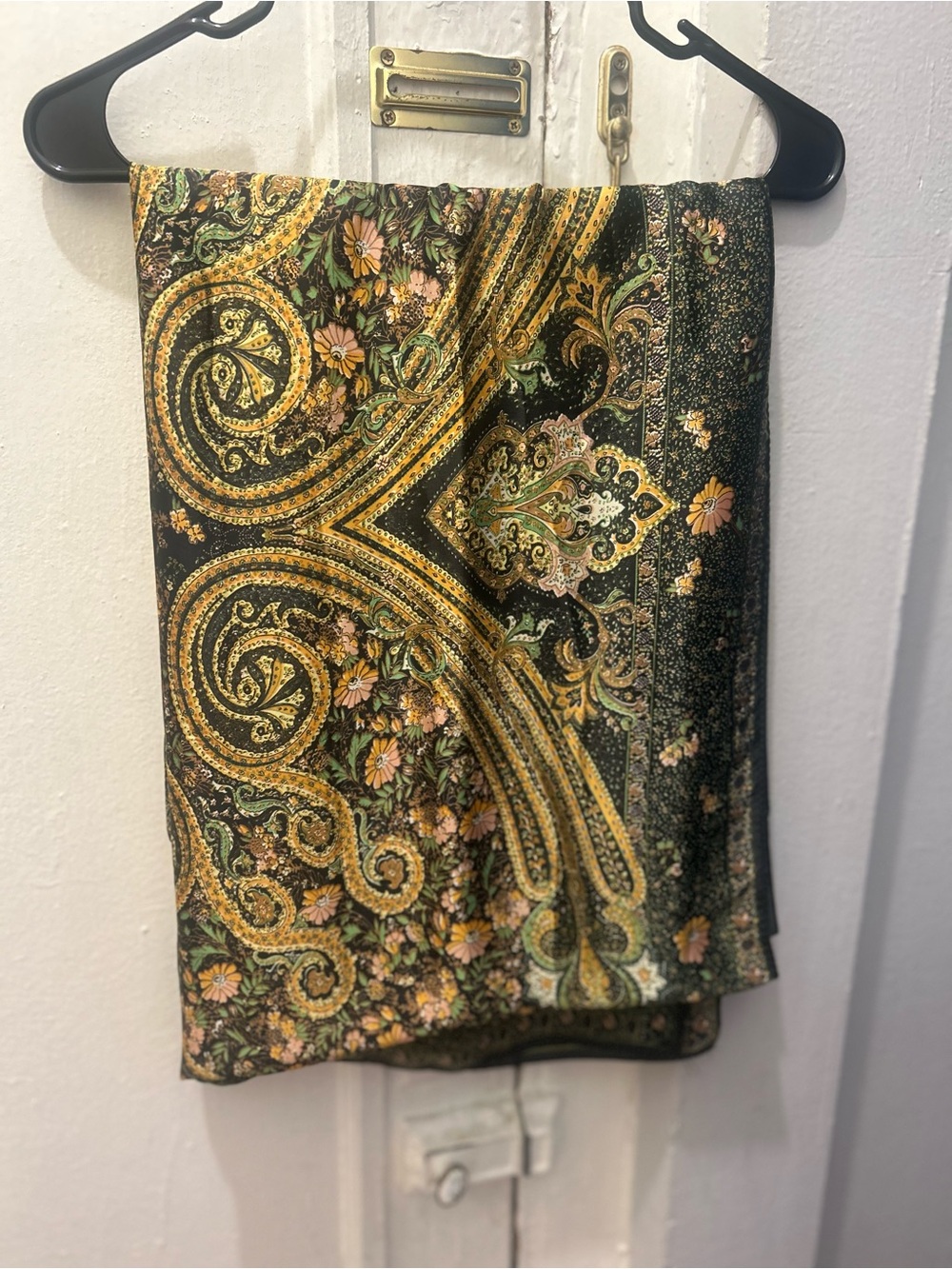 Beautiful Vintage Paisley Silk-Feel Scarf – Olive ,yellow & Floral Print